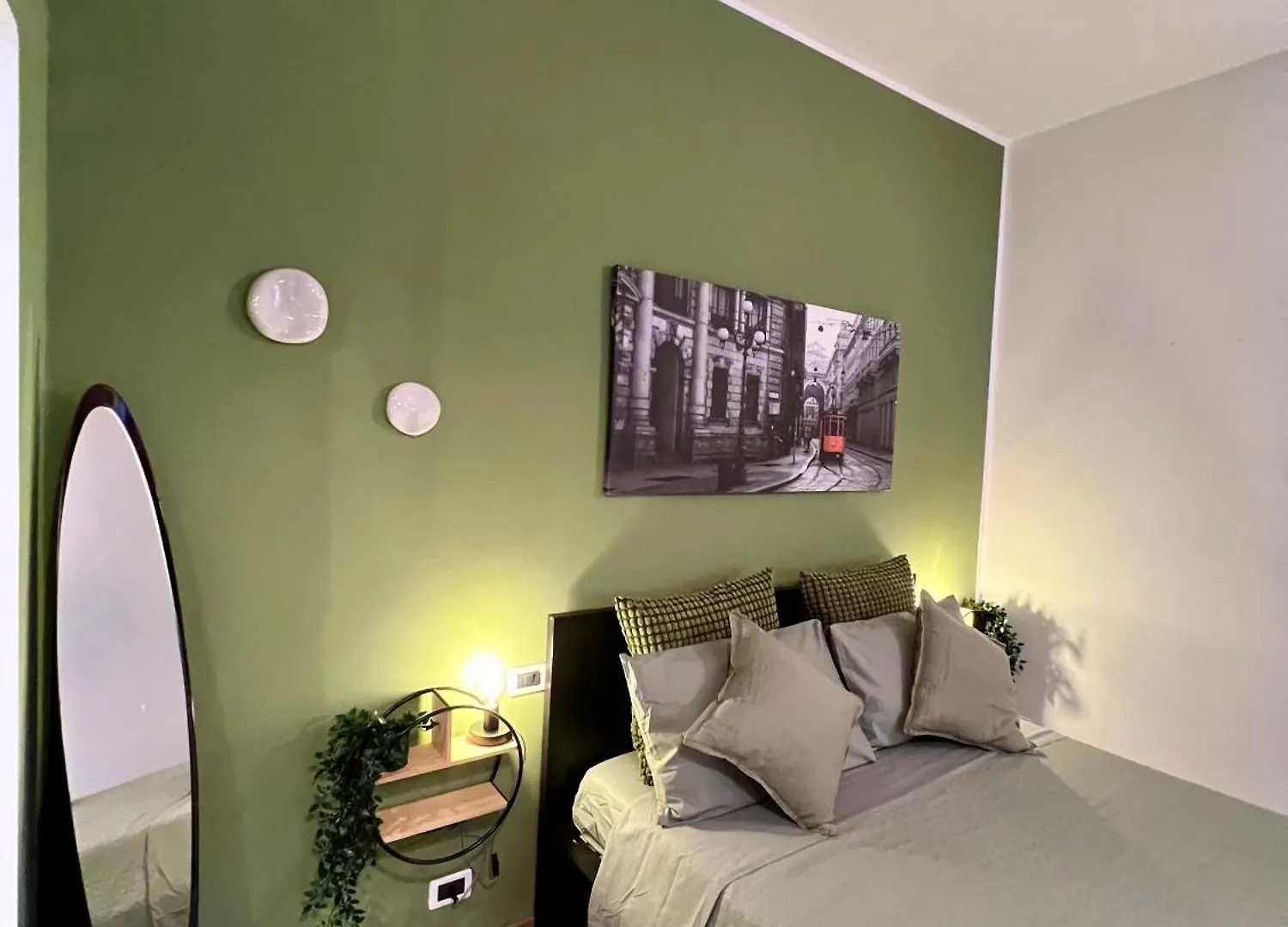La Bella Milano Charme Apartment 3 Km Away From Duomo/ Netflix & Wi-Fi Included Italia